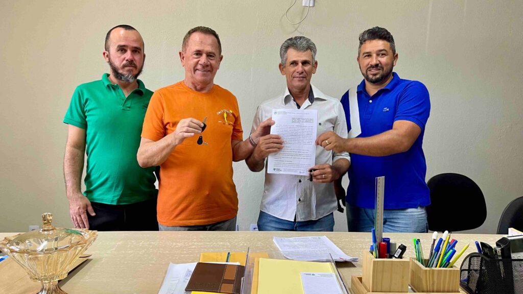 Associação dos agropecuaristas de Poço Dantas recebe trator para fortalecer as atividades rurais do Município 2 Poco Dantas