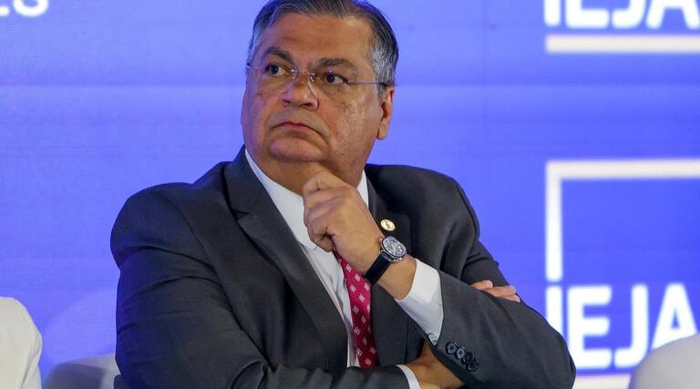 STF suspende regra que igualava aposentadoria de policiais 1 STF suspende regra que igualava aposentadoria de policiais