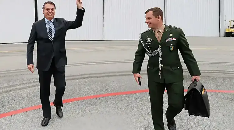 Mauro Cid afirma que Bolsonaro sabia e sugeriu mudanças na minuta golpista 1 Mauro Cid afirma que Bolsonaro sabia e sugeriu mudanças na minuta golpista