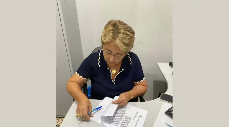 Prefeita Leninha assina convênio para pavimentação de ruas 1 Prefeita Leninha assina convênio para pavimentação de ruas