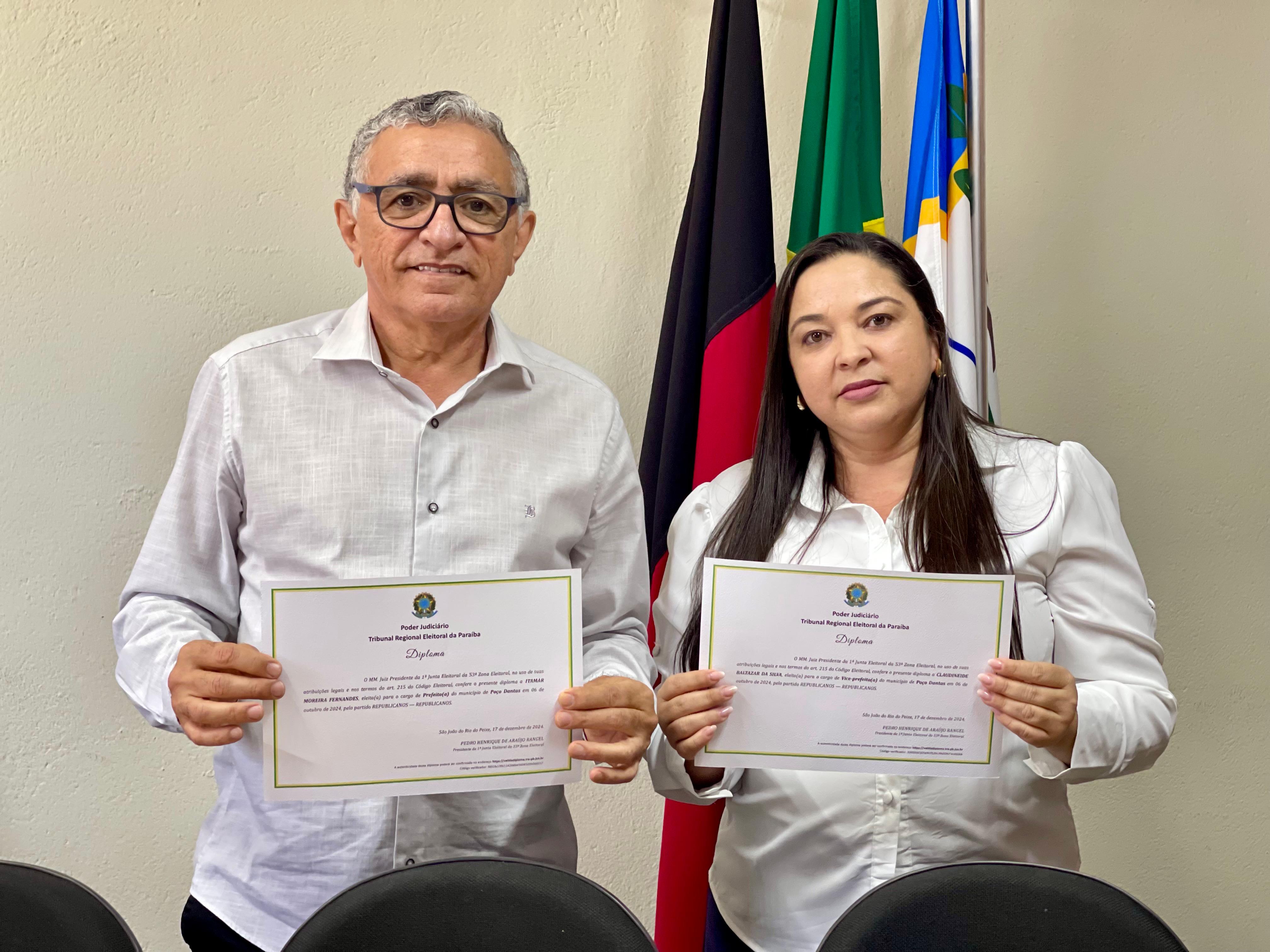 Fotos: Prefeito Itamar Moreira, Claudineide Baltazar e vereadores são diplomados 19 WhatsApp Image 2024 12 17 at 15.30.16