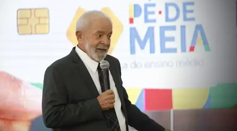 Avaliação positiva de Lula cai 11 pontos em dois meses, aponta Datafolha