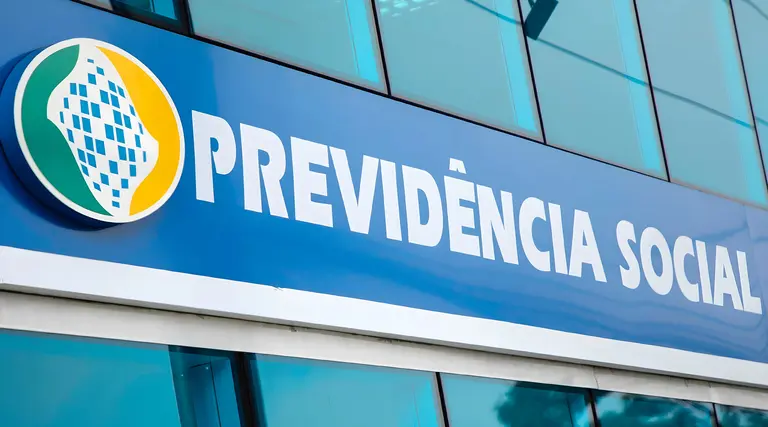 INSS antecipa pagamento de aposentados e pensionistas em março