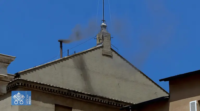 Conclave: Fumaça preta na segunda votação 1 Conclave: Fumaça preta na segunda votação