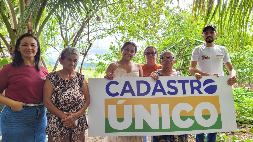 Prefeitura finaliza cronograma itinerante do cadastro único em Uiraúna 3 WhatsApp Image 2025 05 05 at 14.15.49