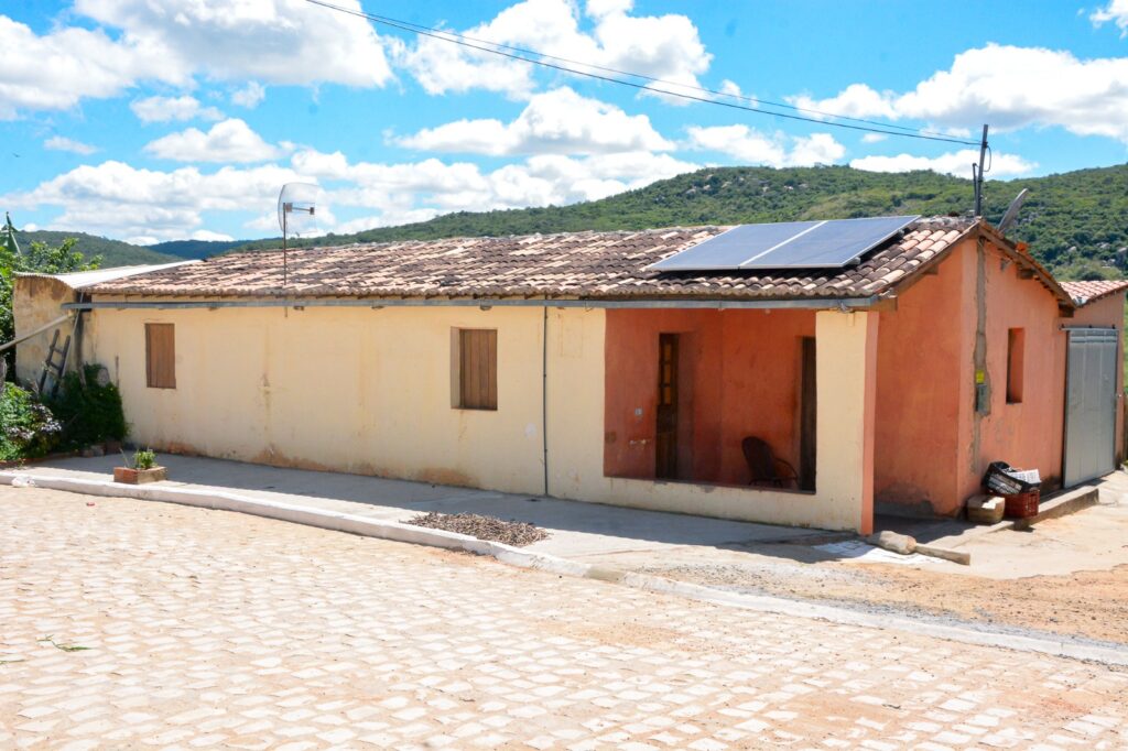 Fotos: Poço Dantas leva energia solar a famílias 34 WhatsApp Image 2025 05 30 at 12.20.16 1