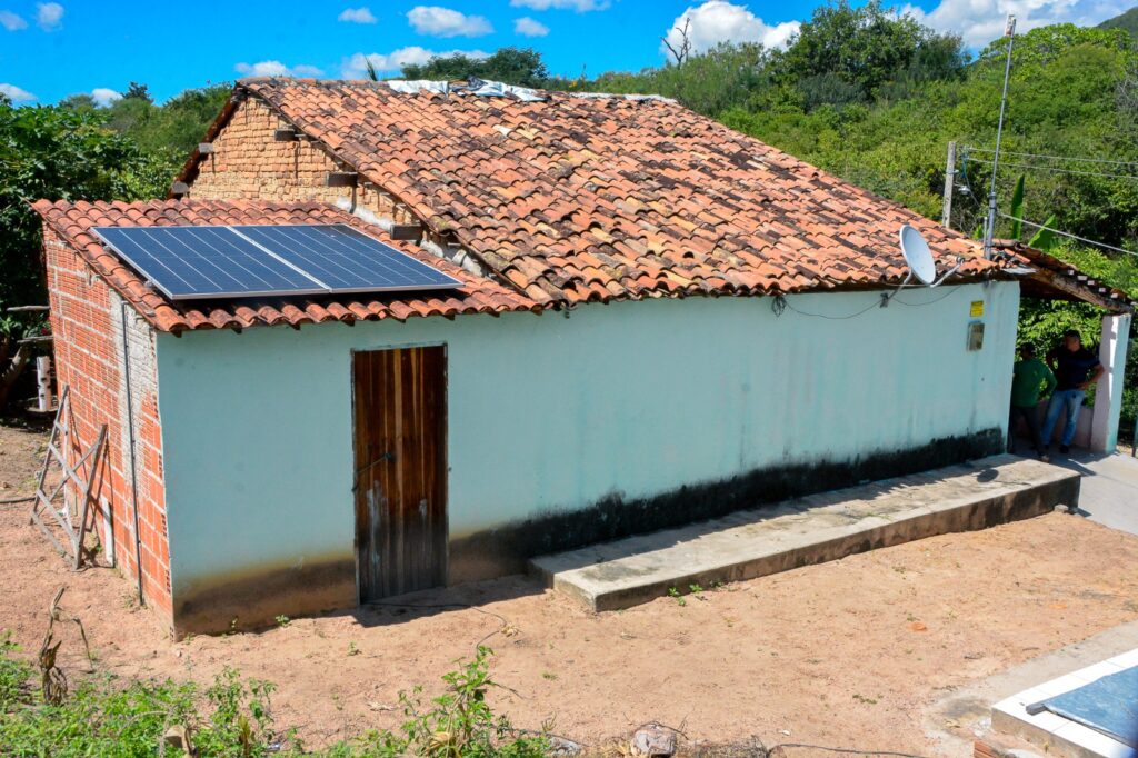 Fotos: Poço Dantas leva energia solar a famílias 35 WhatsApp Image 2025 05 30 at 12.20.16
