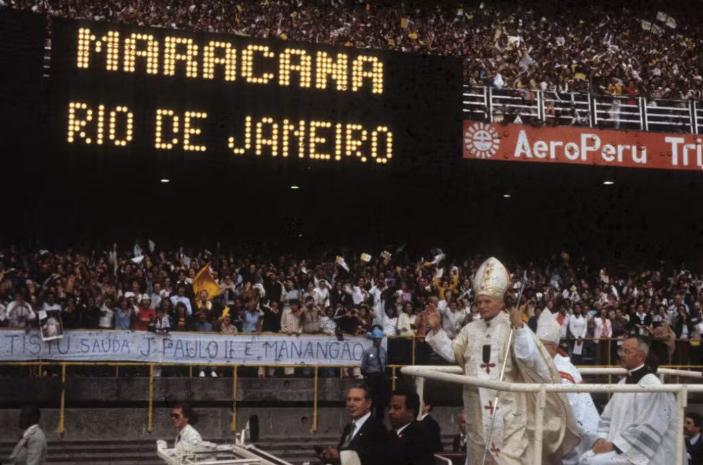 Maracanã completa 75 anos: Ícone do futebol mundial 2 20149741 rj 02 07 1980 missa do papa joao paulo ii no maracana. foto orlando brito agencia o g 1