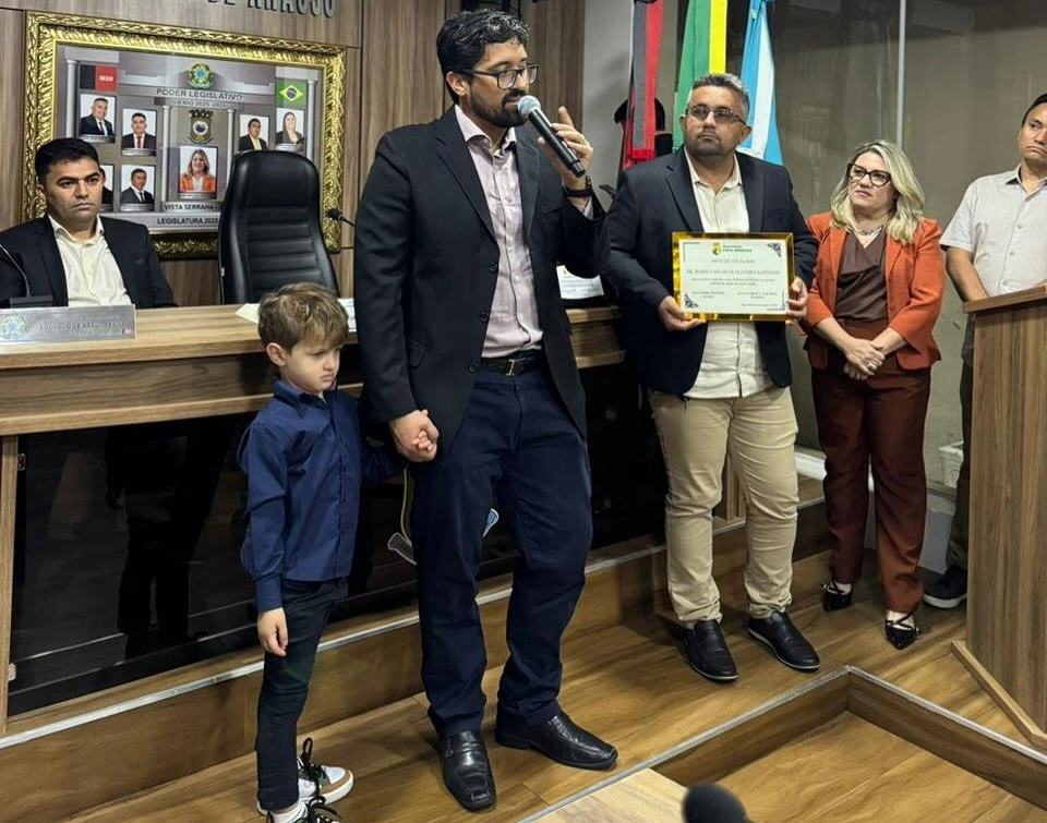 Dr. Jean Santiago recebe título de cidadão em Vista Serrana 2 Jean