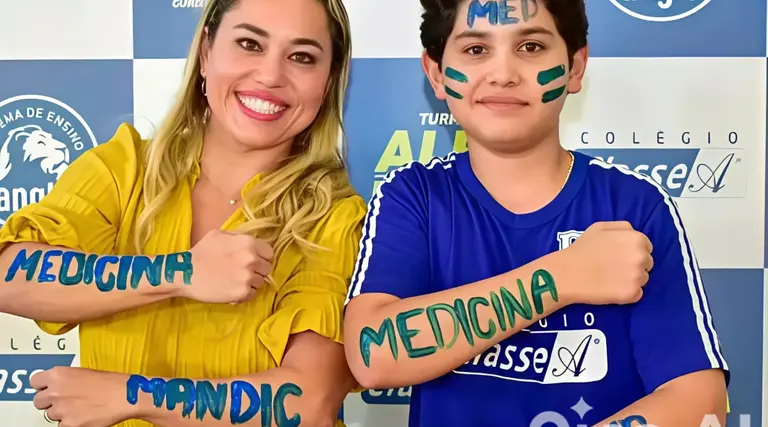 Mãe e filho de 13 anos aprovados em medicina 1 Mãe e filho de 13 anos aprovados em medicina