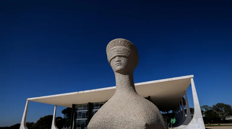 STF proibe camaras de julgar contas de prefeitos