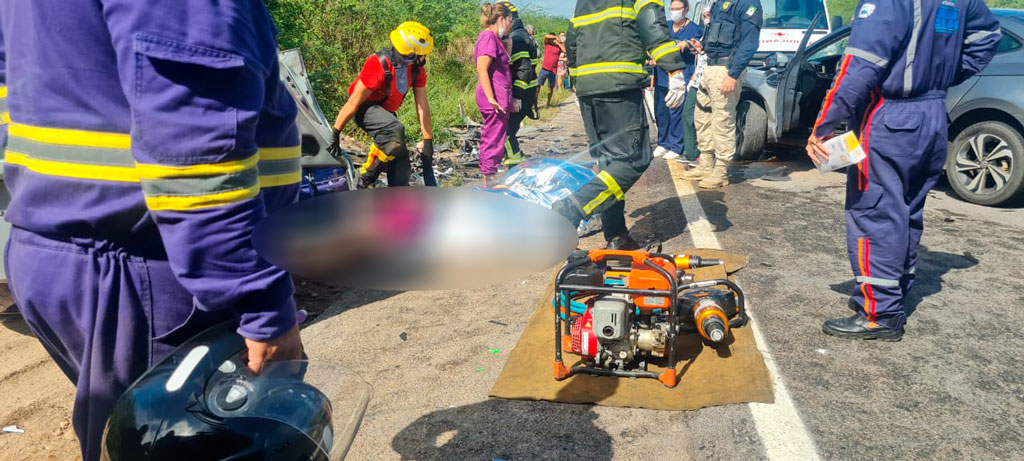 Colisão frontal na BR-226 mata três em acidente trágico 4 prf226a