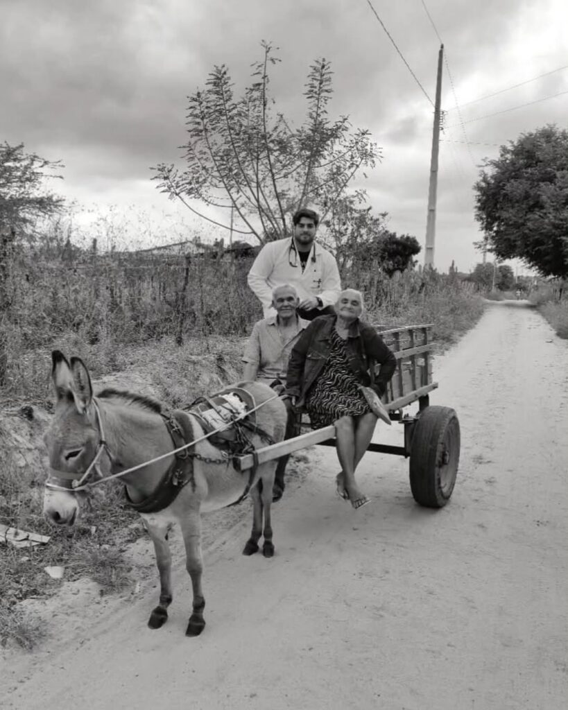 Atendimento humanizado: Idosas agradecem médico com ovos em Alagoas 2 2