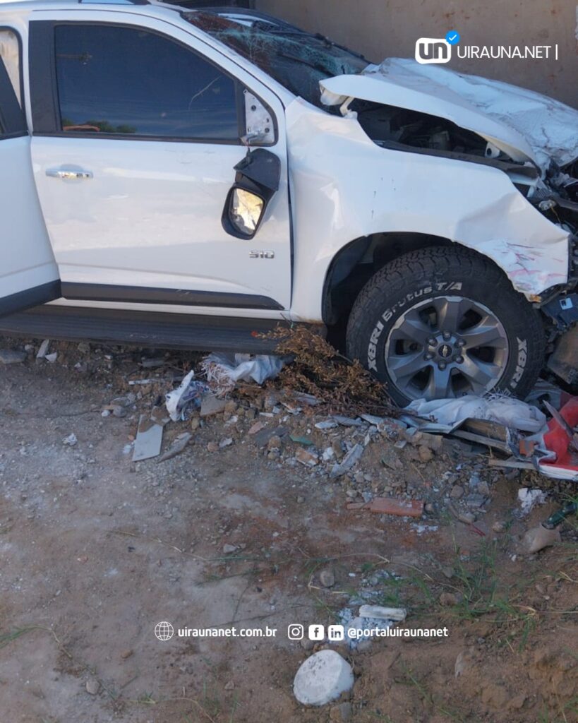 Fotos: Caminhonete causa acidente em Uiraúna 5 4