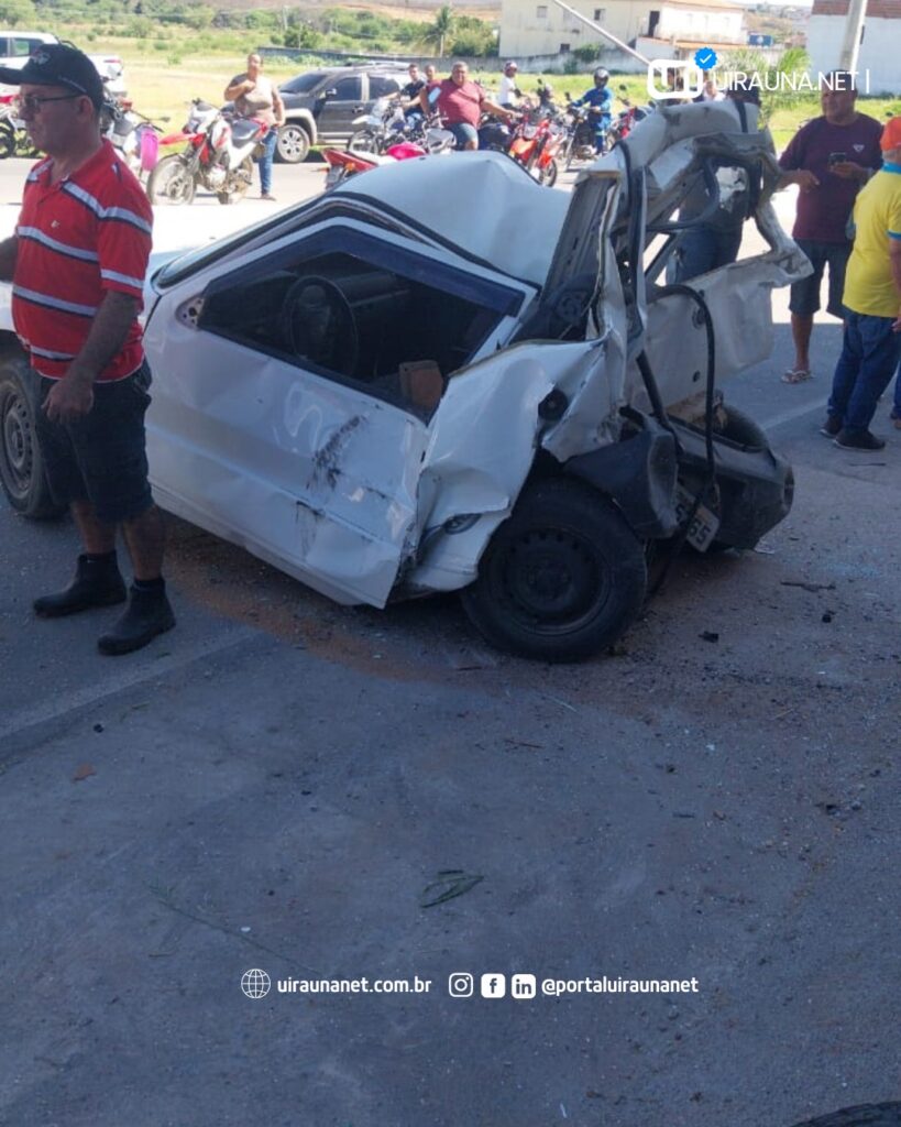 Fotos: Caminhonete causa acidente em Uiraúna 6 5