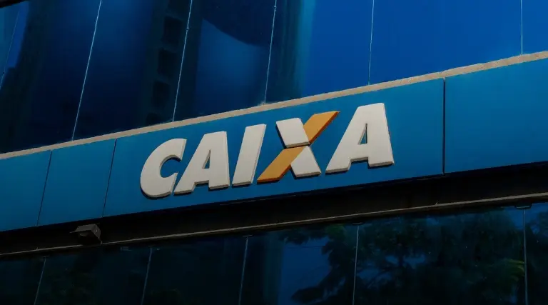 Caixa paga abono salarial a nascidos em Set/Out 1 Caixa paga abono salarial