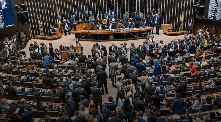 Câmara aprova PEC da Sustentabilidade Fiscal 1 Câmara aprova PEC da Sustentabilidade Fiscal