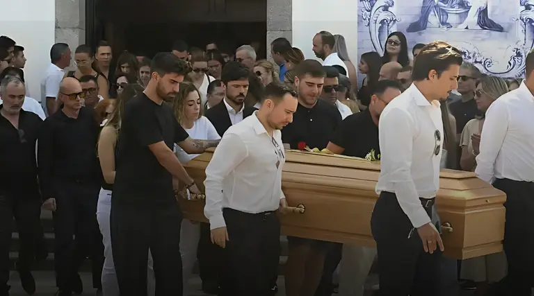 Cristiano Ronaldo criticado por ausência no funeral de Diogo Jota 1 Cristiano Ronaldo criticado por ausência no funeral de Diogo Jota
