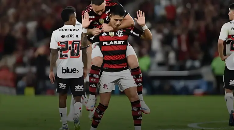 Flamengo vence São Paulo e lidera o brasileirão 1 Flamengo vence Sao Paulo e lidera o brasileirao