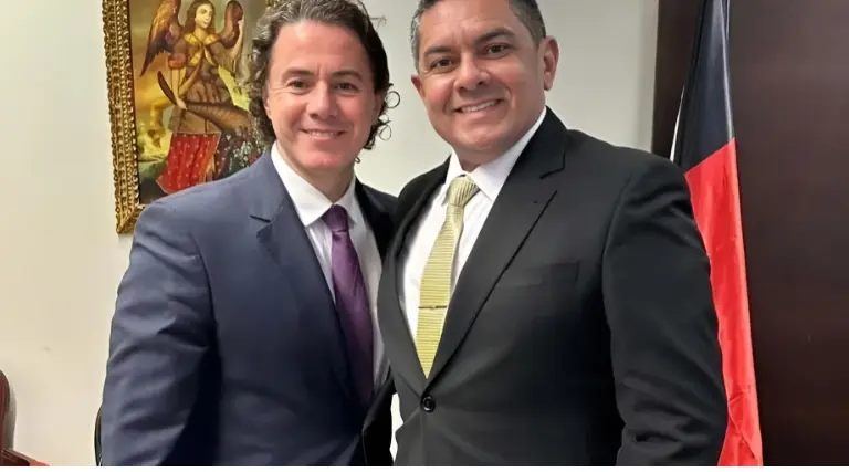 Joca Claudino ganha novo ônibus escolar 1 Joca Claudino ganha novo onibus escolar