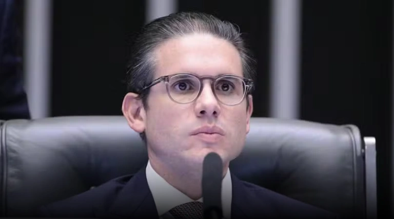 MP acusa Hugo Motta por funcionários fantasmas 1 MP acusa Hugo Motta por funcionários fantasmas
