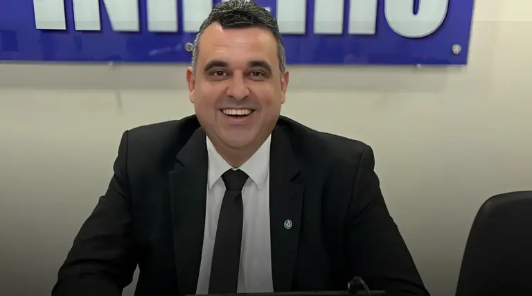 Vereador Thiago de Azulão institui medalha Professora Lila Morais 1 Vereador Thiago de Azulão institui medalha Professora Lila Morais