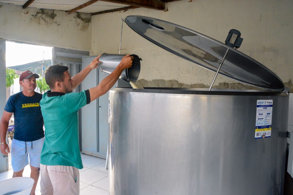 Posto de coleta de leite impulsiona economia local de Poço Dantas 5 WhatsApp Image 2025 07 11 at 09.28.23 3