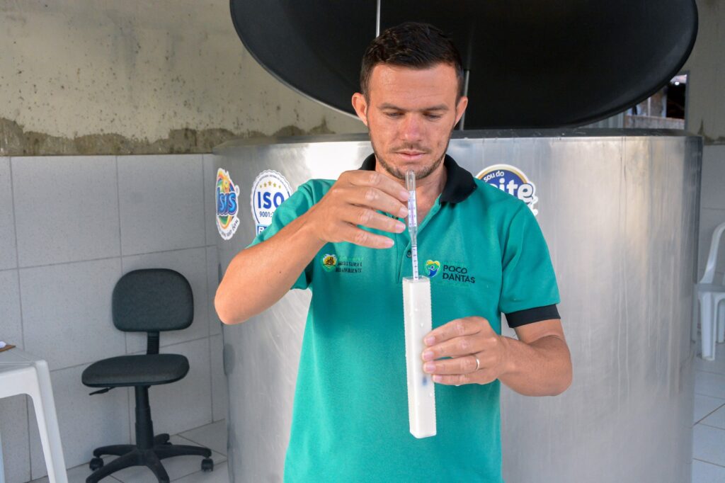 Posto de coleta de leite impulsiona economia local de Poço Dantas 12 WhatsApp Image 2025 07 11 at 09.28.24