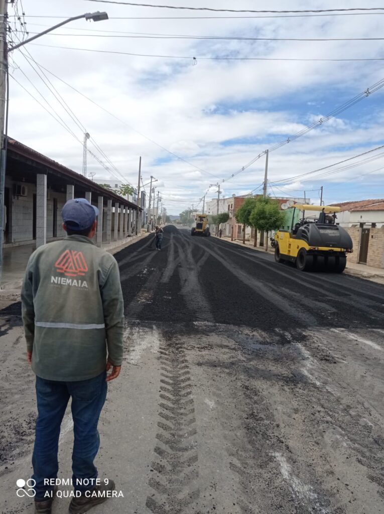 Fotos: Uiraúna ganha novas ruas asfaltadas 2 WhatsApp Image 2025 07 11 at 09.43.30