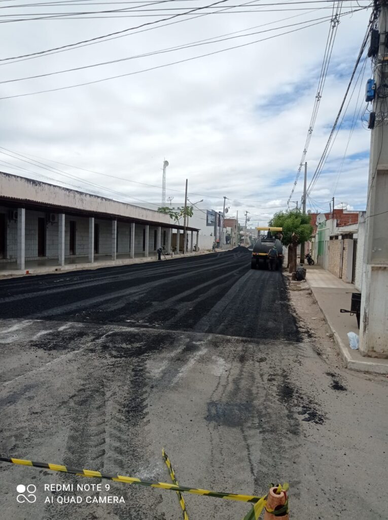Fotos: Uiraúna ganha novas ruas asfaltadas 3 WhatsApp Image 2025 07 11 at 09.43.31