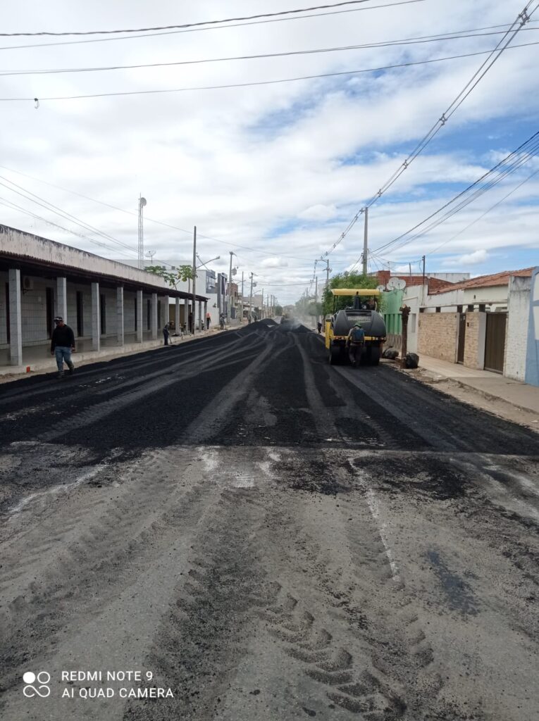 Fotos: Uiraúna ganha novas ruas asfaltadas 4 WhatsApp Image 2025 07 11 at 09.43.32 1
