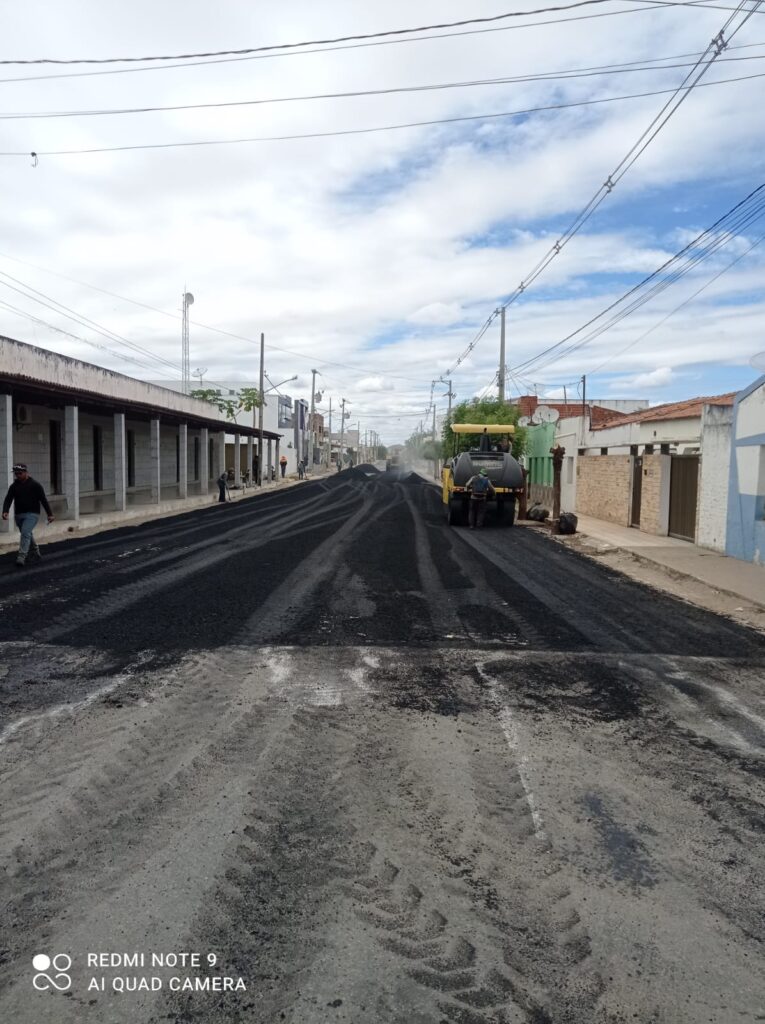 Fotos: Uiraúna ganha novas ruas asfaltadas 5 WhatsApp Image 2025 07 11 at 09.43.32