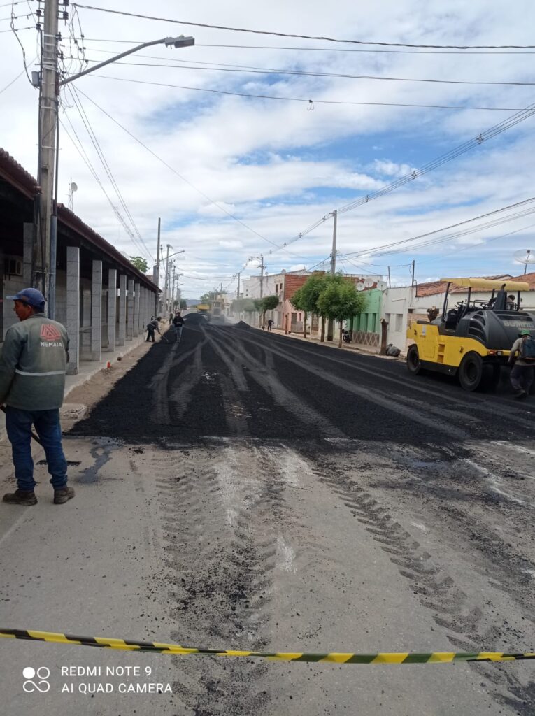 Fotos: Uiraúna ganha novas ruas asfaltadas 6 WhatsApp Image 2025 07 11 at 09.43.33 1