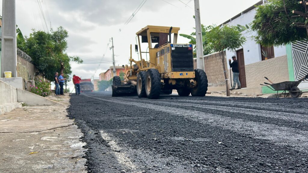 Fotos: Uiraúna ganha novas ruas asfaltadas 9 WhatsApp Image 2025 07 11 at 11.19.53 1