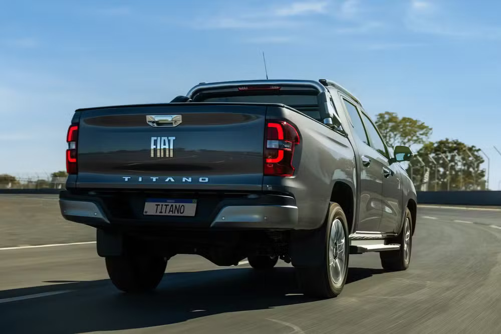 Fotos: Nova Fiat Titano 2026 13 fiat titano ranch 2026 traseira pista dinamica