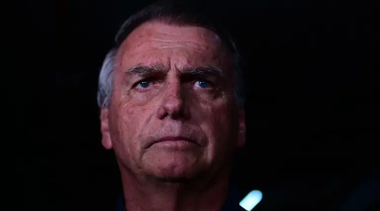 Bolsonaro deve explicar pedido de asilo até 20h34 de hoje 1 Bolsonaro deve explicar pedido de asilo ate 20h34 de hoje