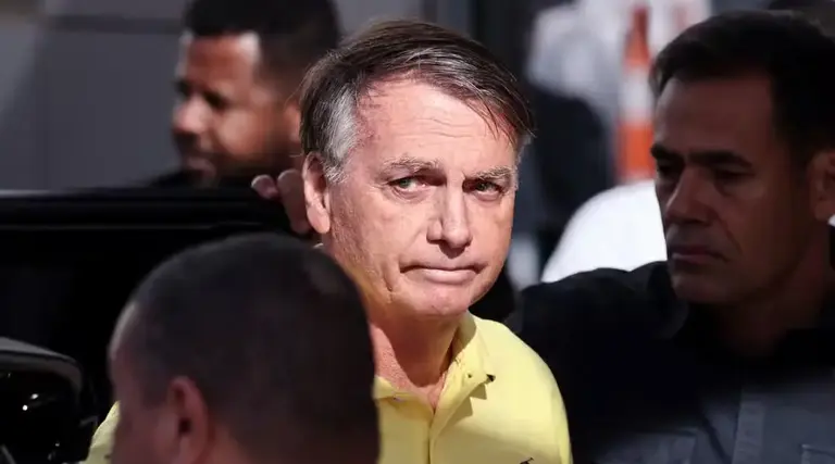 Bolsonaro sai de prisão domiciliar para exames 1 Bolsonaro sai de prisao domiciliar para