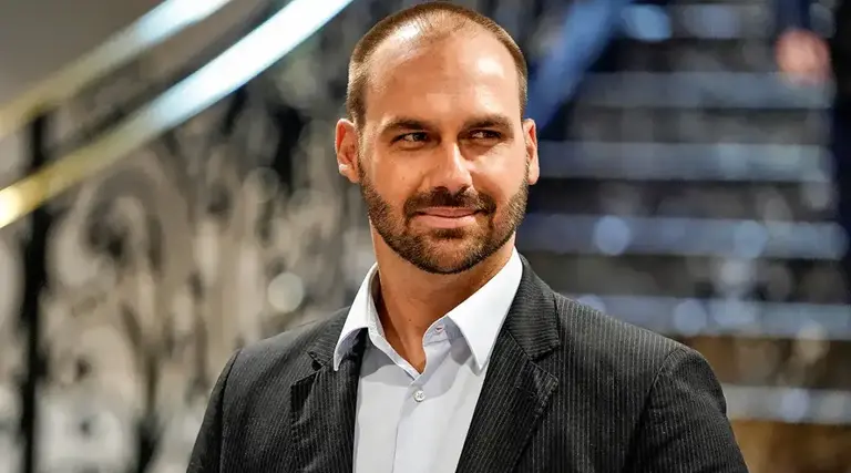 2026: Eduardo Bolsonaro quer suceder o pai 1 Eduardo Bolsonaro quer suceder o pai