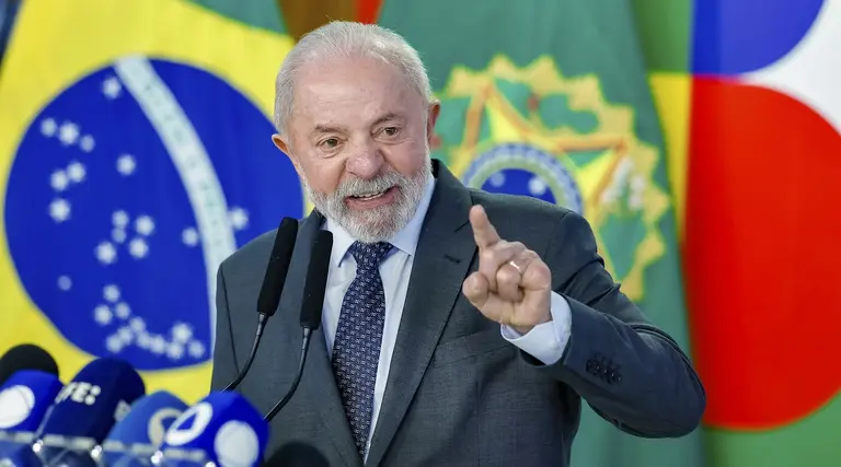 Lula: Brasil é bom parceiro comercial, mas não se curva aos EUA 1 Lula: Brasil é bom parceiro comercial, mas não se curva aos EUA