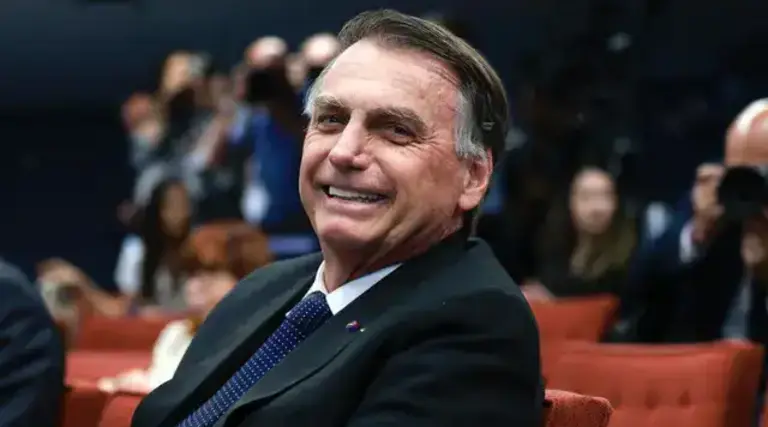 Moraes impõe prisão domiciliar a Bolsonaro 1 Moraes impoe prisao domiciliar a Bolsonaro