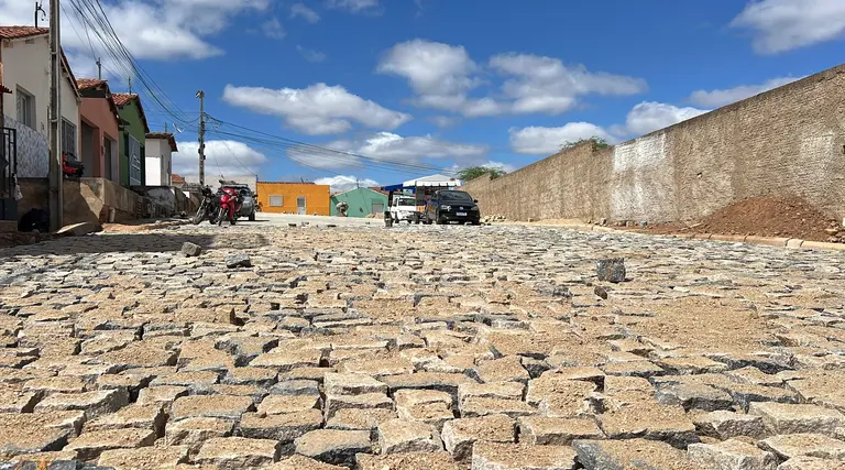 Uiraúna melhora com nova pavimentação 1 Uiraúna melhora com nova pavimentação