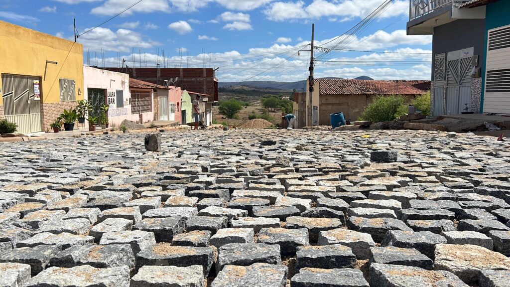 Uiraúna melhora com nova pavimentação 4 WhatsApp Image 2025 08 13 at 20.46.30 1