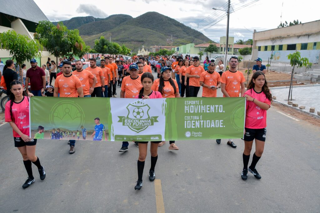 Poço Dantas entrega kits esportivos em parceria com Pisada do Sertão 6 WhatsApp Image 2025 08 16 at 11.32.46 1