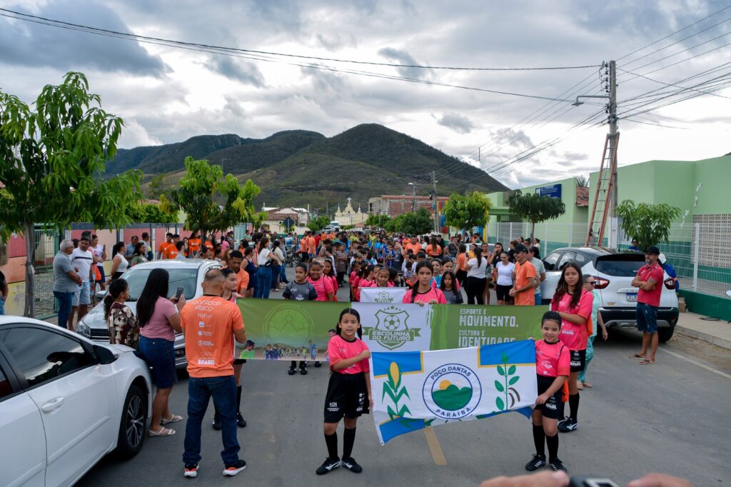 Poço Dantas entrega kits esportivos em parceria com Pisada do Sertão 9 WhatsApp Image 2025 08 16 at 11.32.46