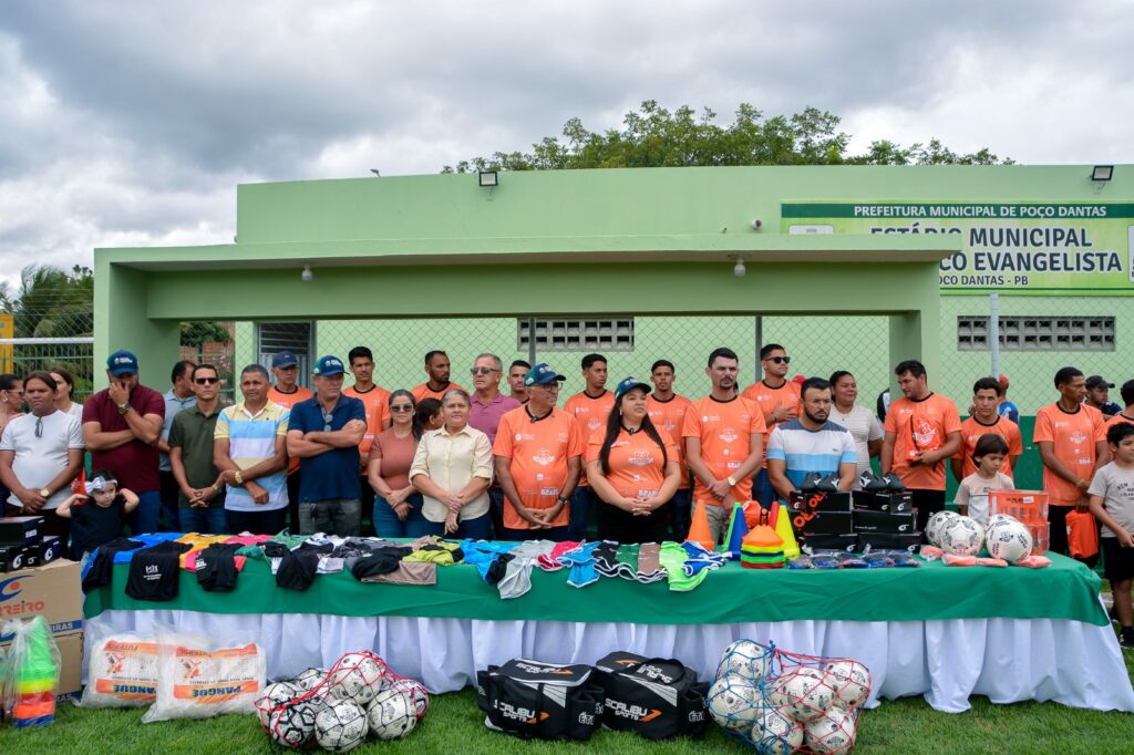 Poço Dantas entrega kits esportivos em parceria com Pisada do Sertão 12 WhatsApp Image 2025 08 16 at 11.32.47 3