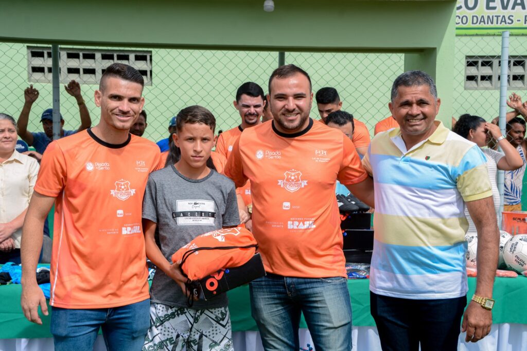 Poço Dantas entrega kits esportivos em parceria com Pisada do Sertão 20 WhatsApp Image 2025 08 16 at 11.32.50 1
