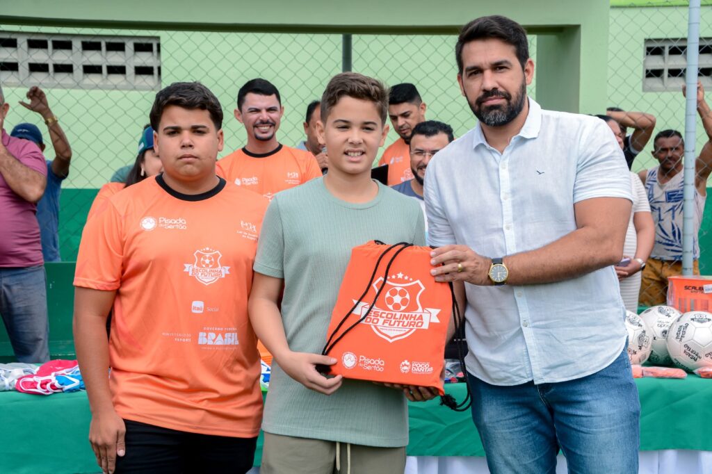 Poço Dantas entrega kits esportivos em parceria com Pisada do Sertão 23 WhatsApp Image 2025 08 16 at 11.32.50