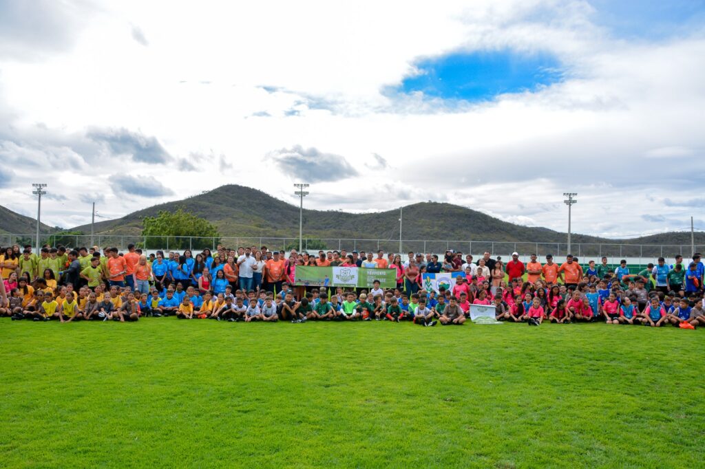 Poço Dantas entrega kits esportivos em parceria com Pisada do Sertão 22 WhatsApp Image 2025 08 16 at 11.32.50 3