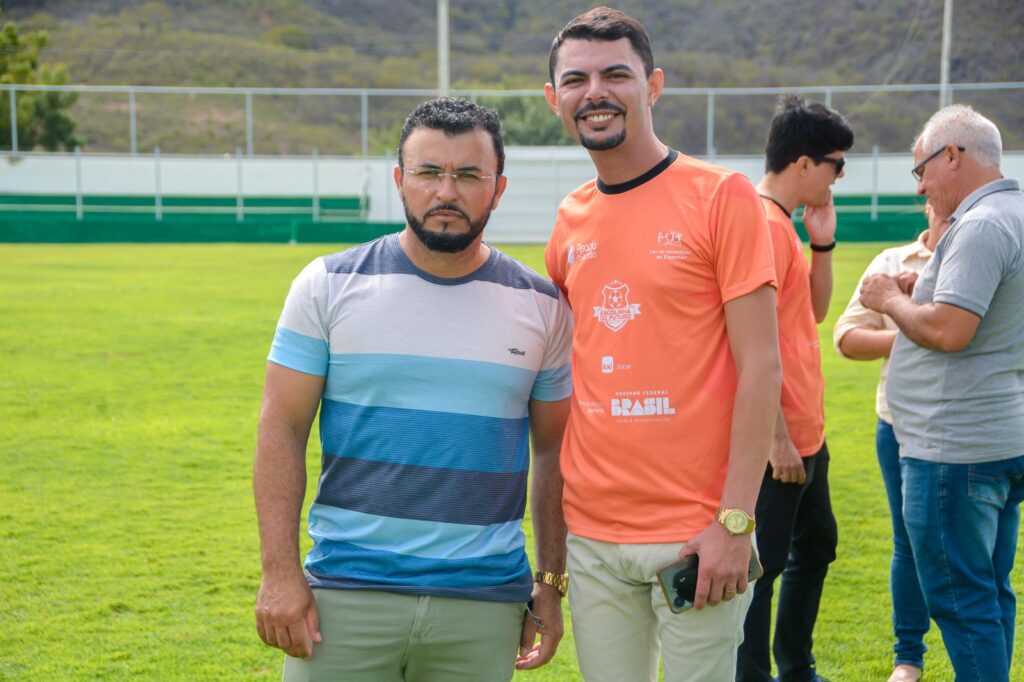 Poço Dantas entrega kits esportivos em parceria com Pisada do Sertão 24 WhatsApp Image 2025 08 16 at 11.32.51