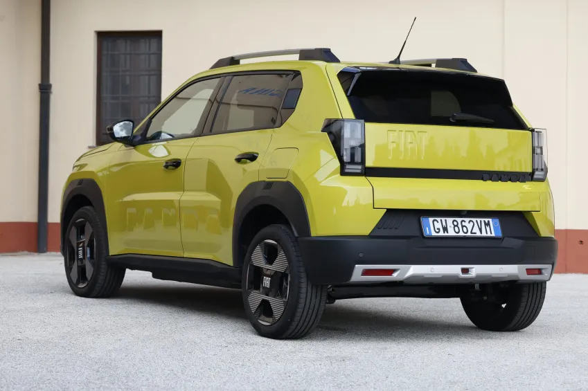 Fiat Panda: Sucessor do Uno 11 1